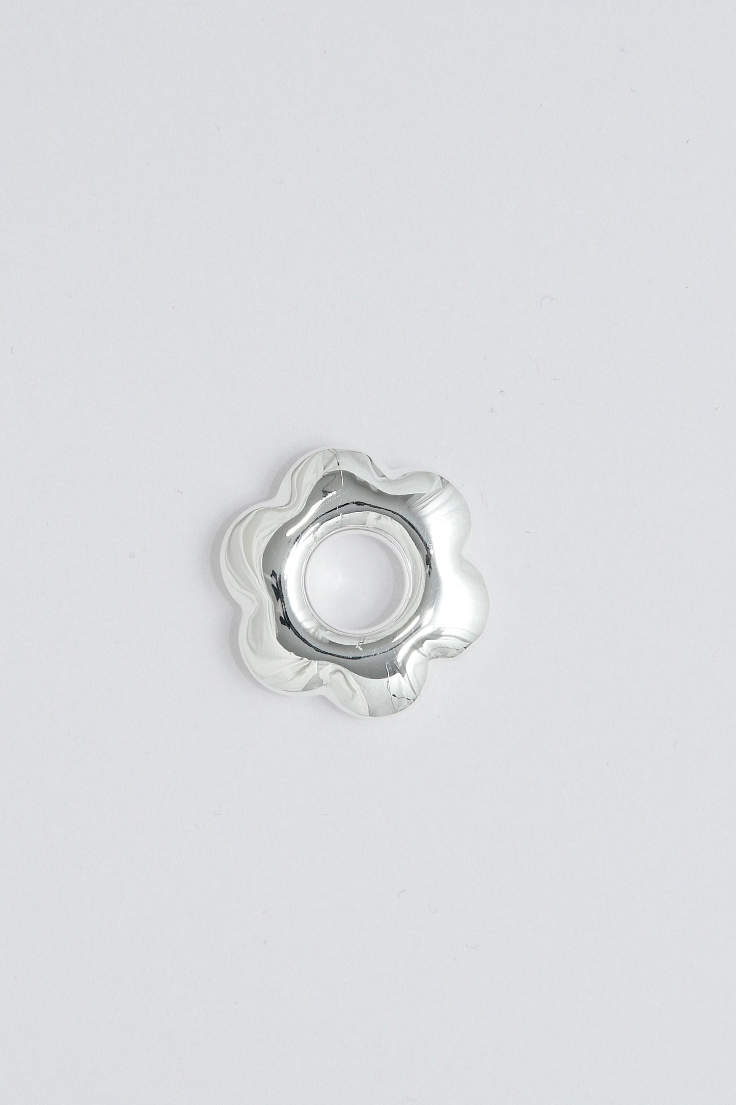 FLOWER PENDANT