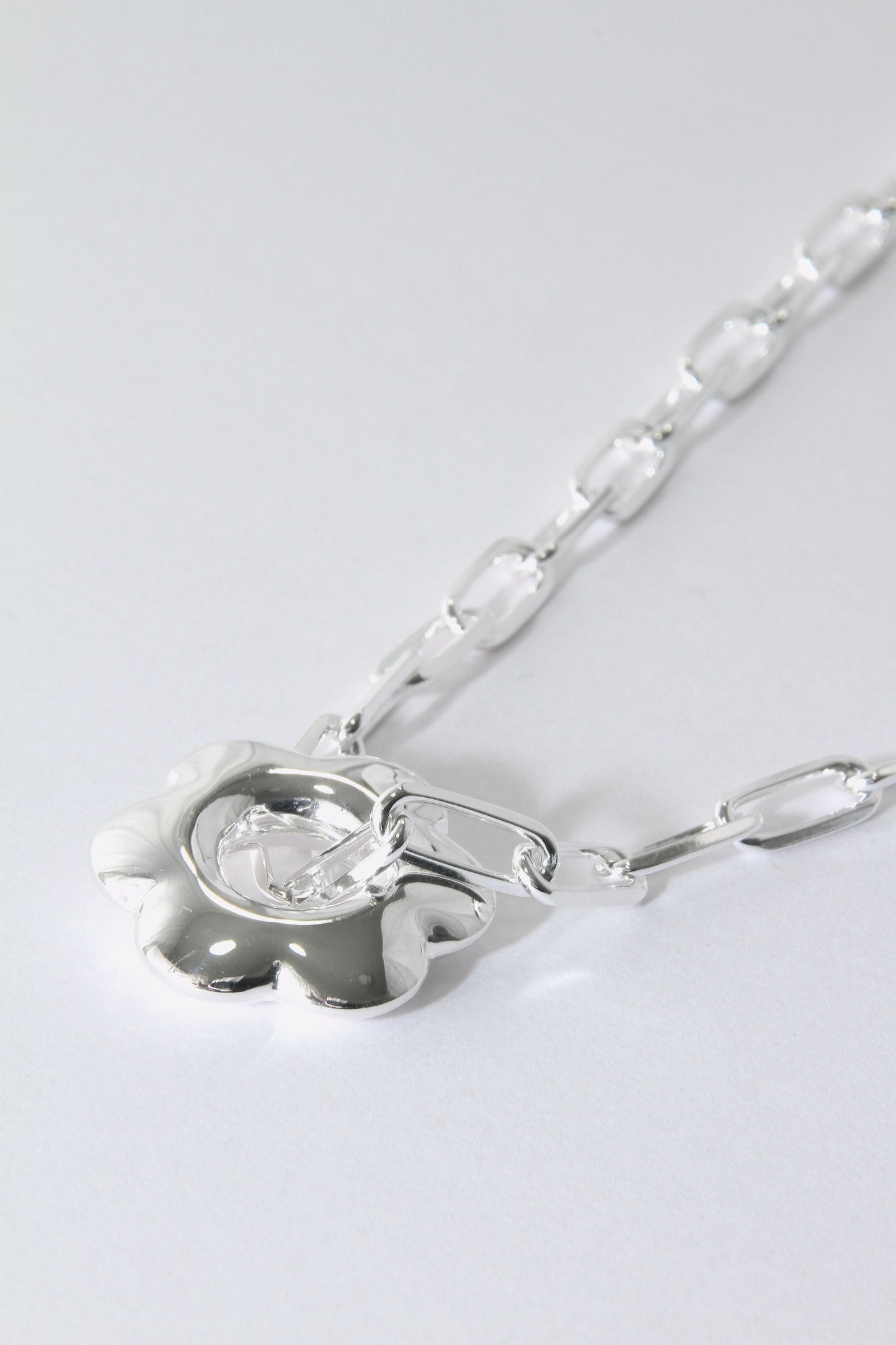 FLOWER NECKLACE