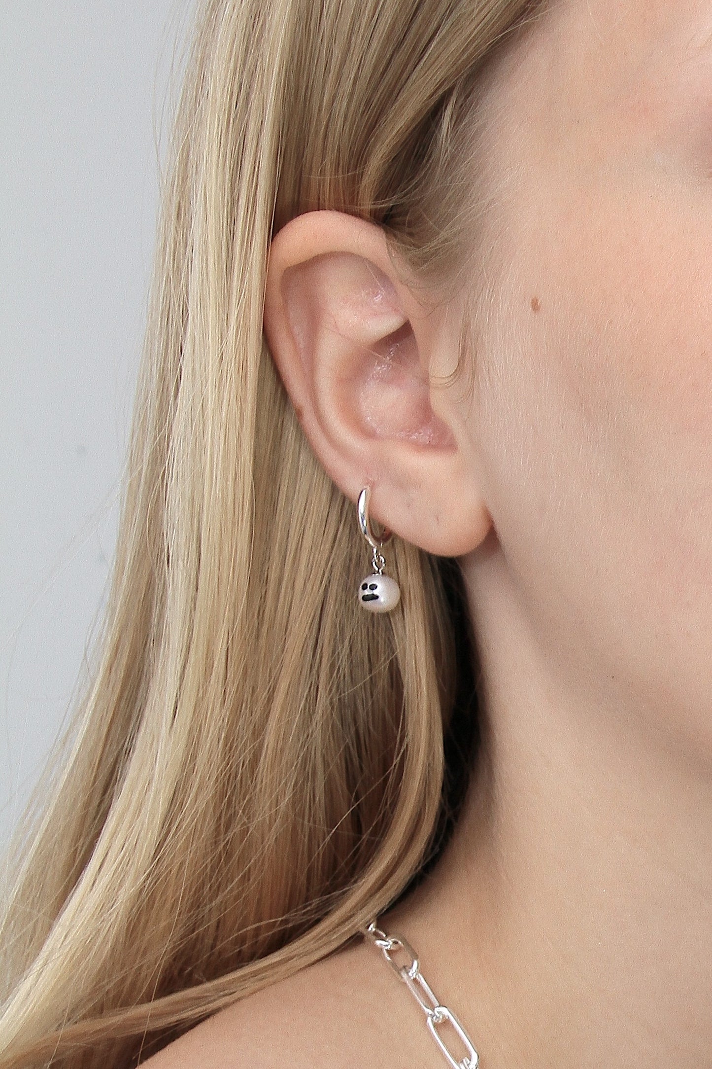 BLAH EARRING