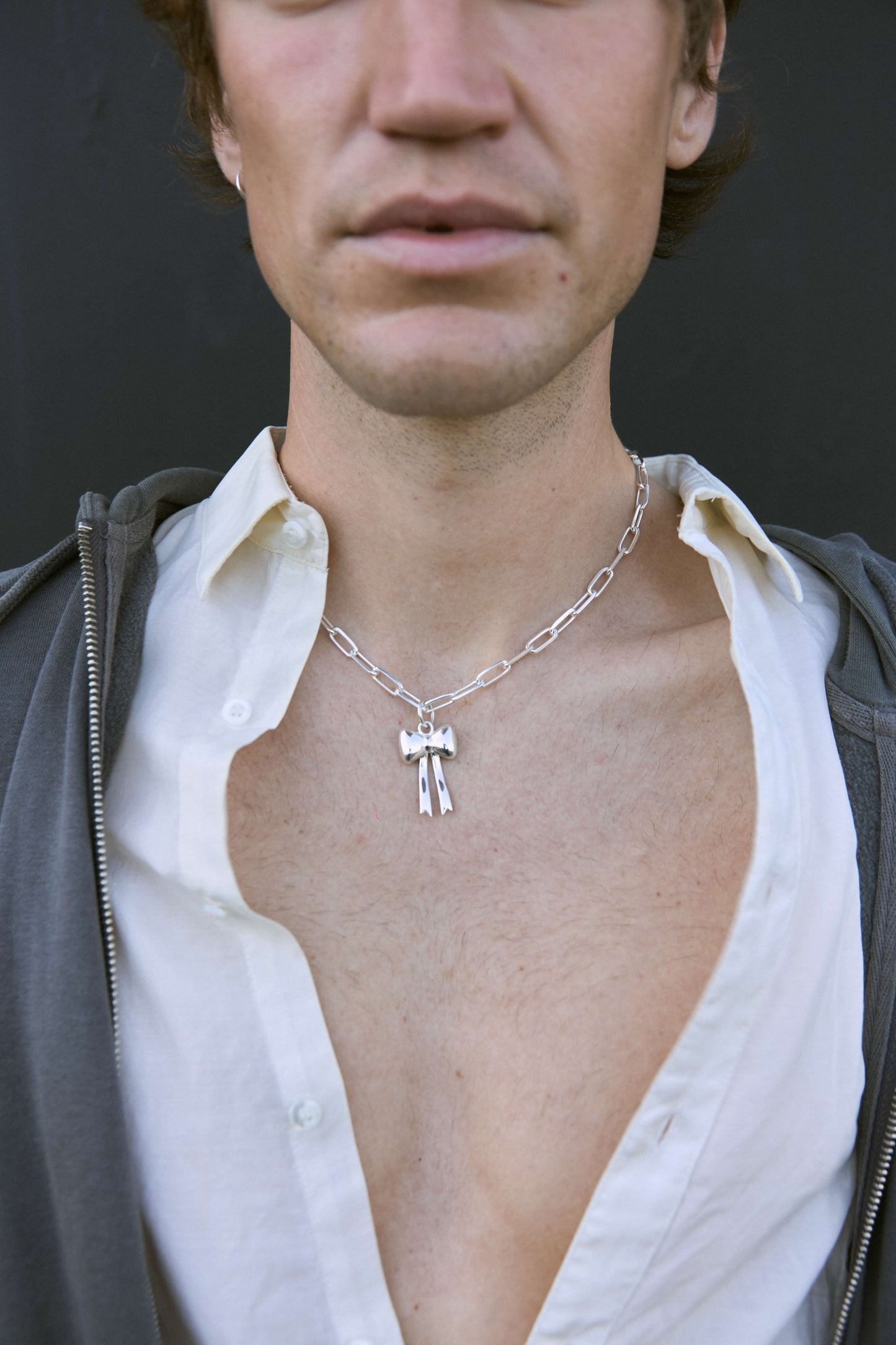 BOW NECKLACE