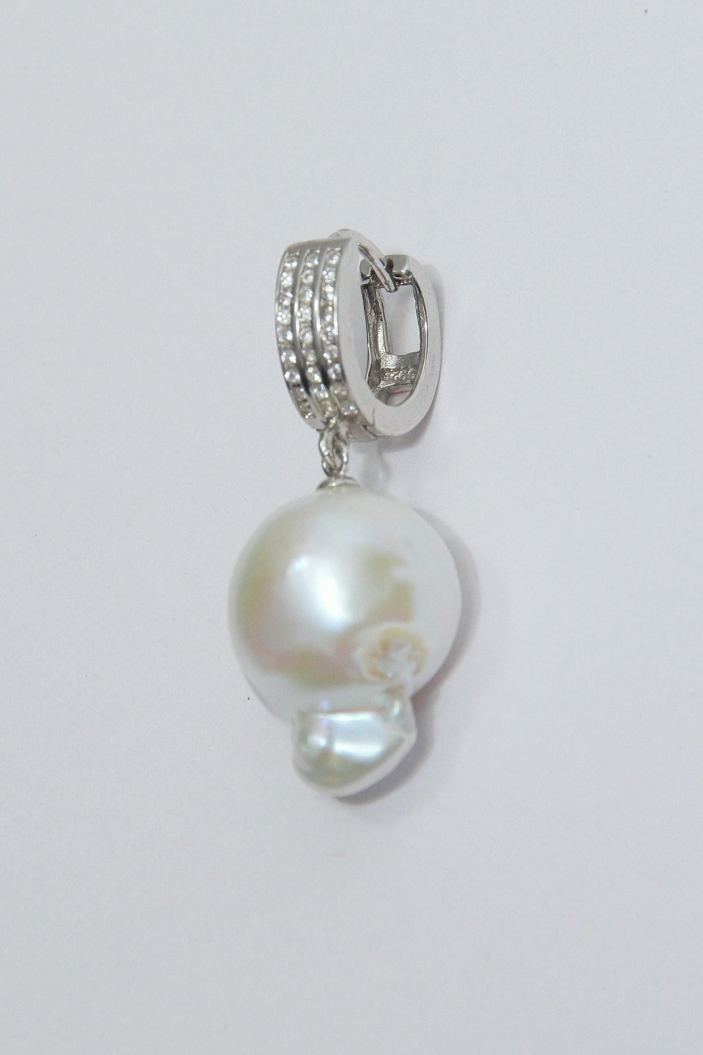 BAROQUE PEARL WHITE ZIRCONIA HOOP EARRING