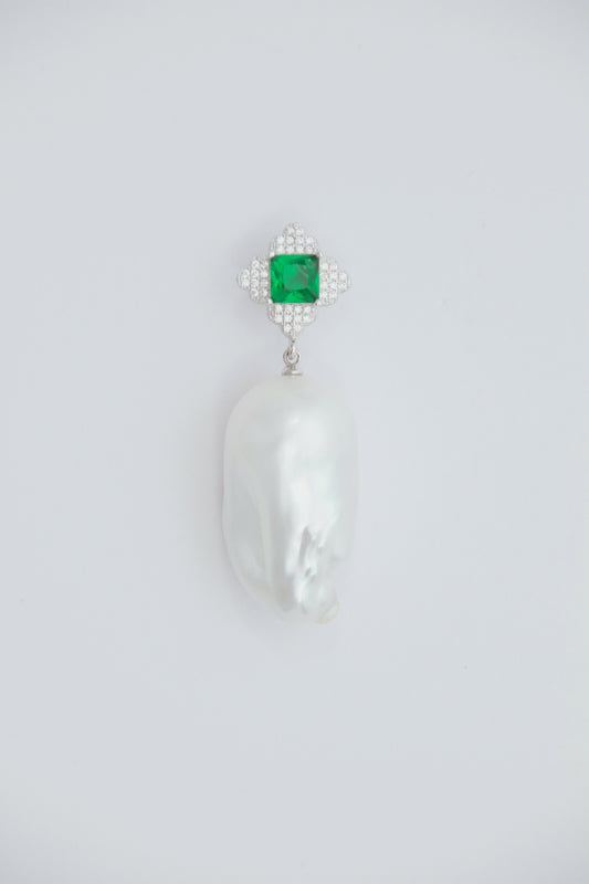 BAROQUE PEARL GREEN ZIRCONIA EARRING