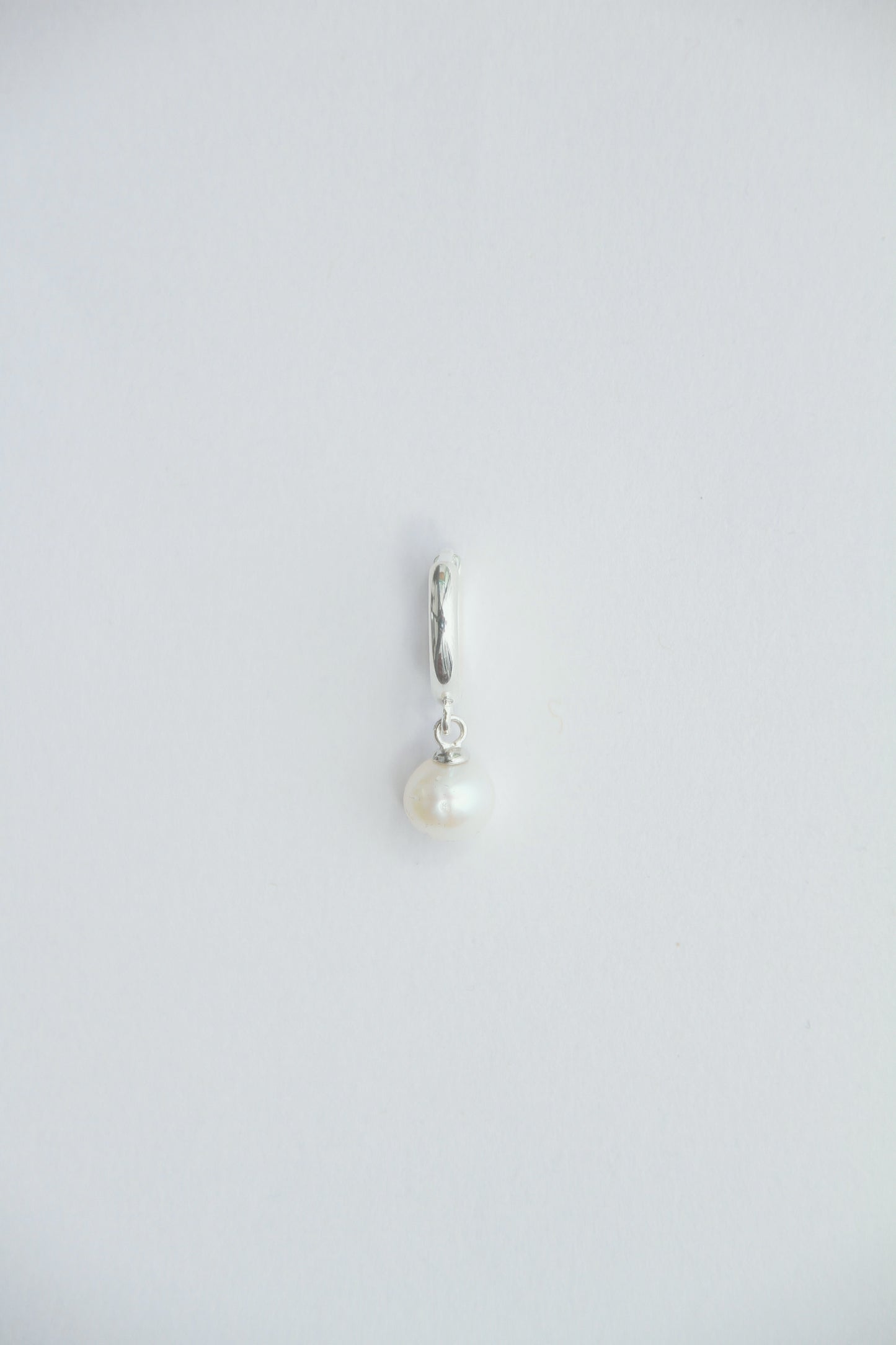 ROUND PEARL HUGGIE EARRING