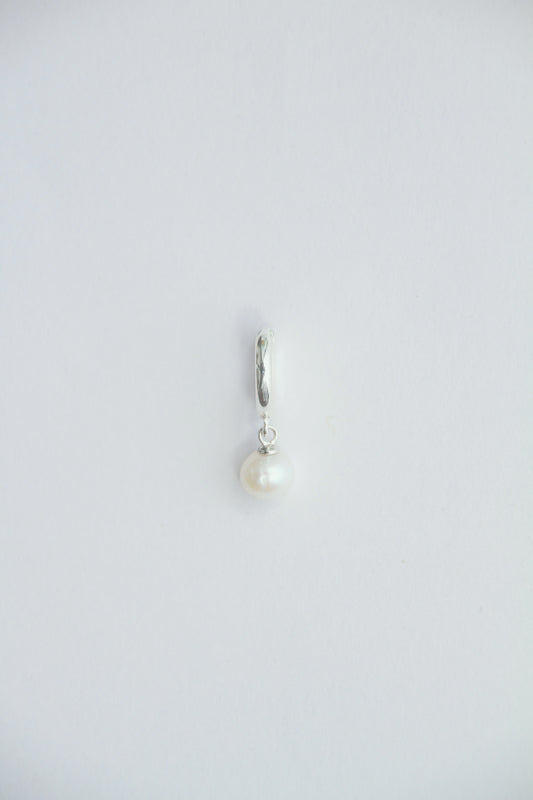 ROUND PEARL HUGGIE EARRING